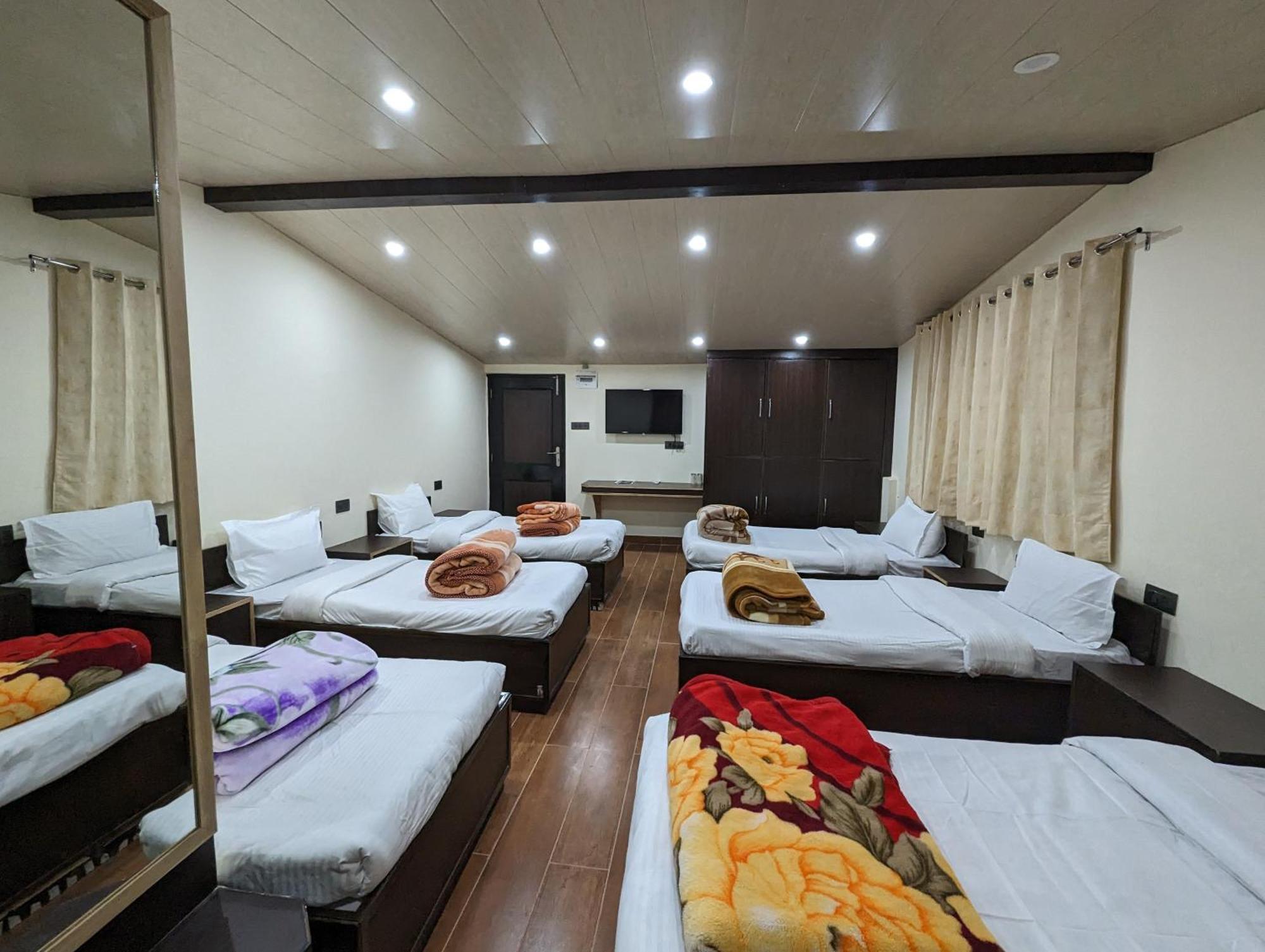 Bed and Breakfast Himalayan Hideaway Shimla Esterno foto
