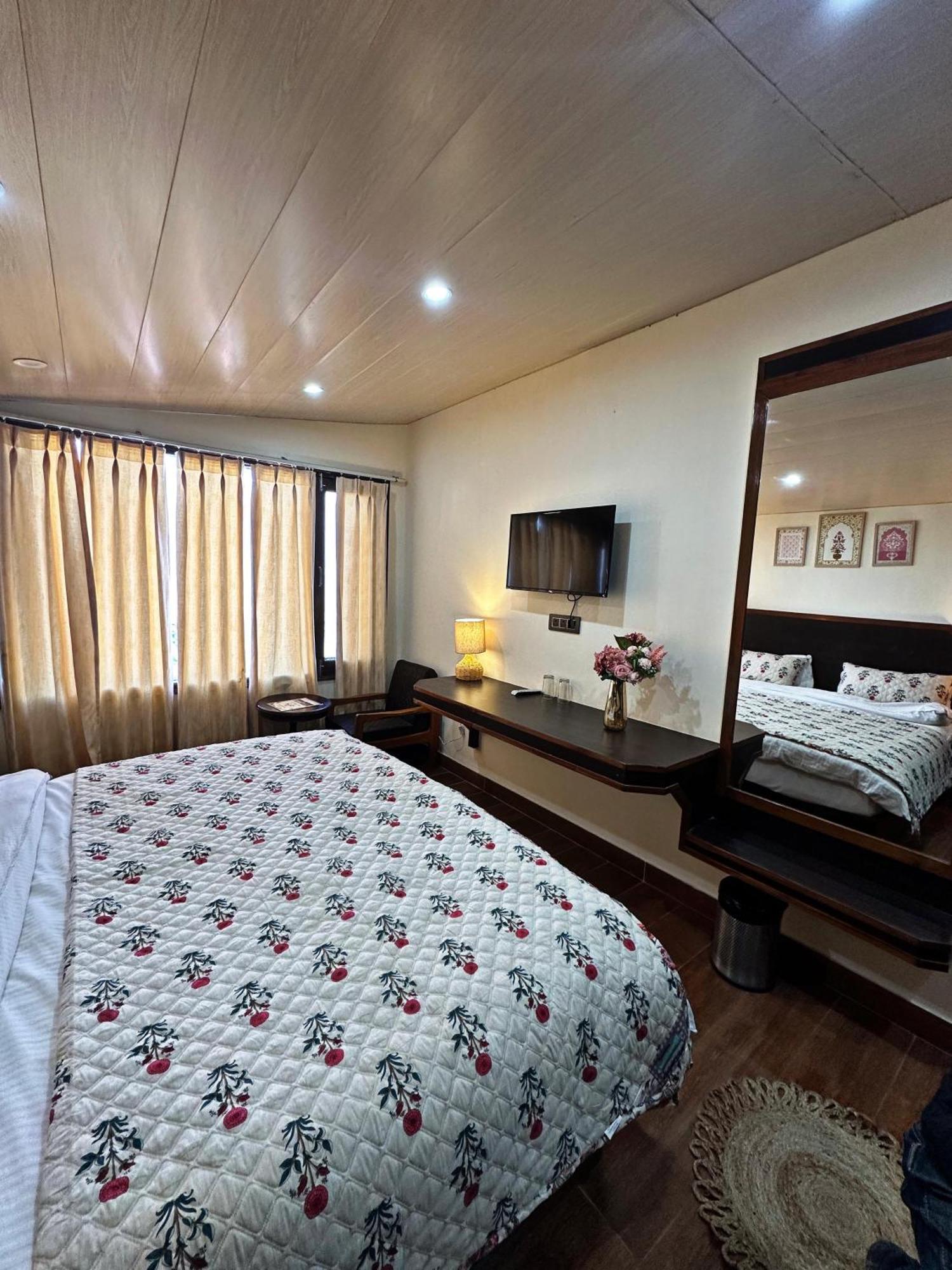 Bed and Breakfast Himalayan Hideaway Shimla Esterno foto